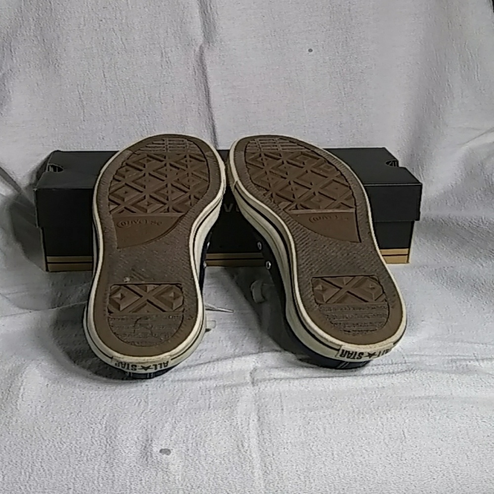 Converse - Picture 4 of 4
